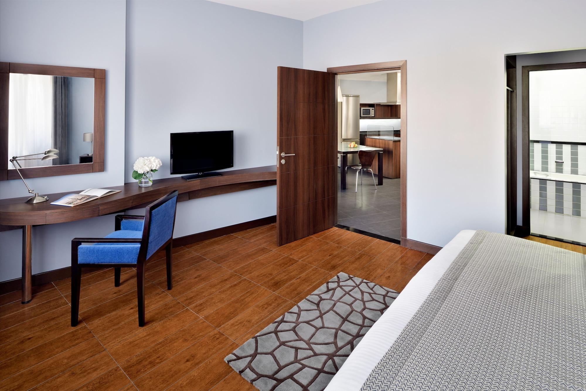 Moevenpick Hotel Apartments Al Mamzar Ντουμπάι Εξωτερικό φωτογραφία A typical bedroom at the residence halls