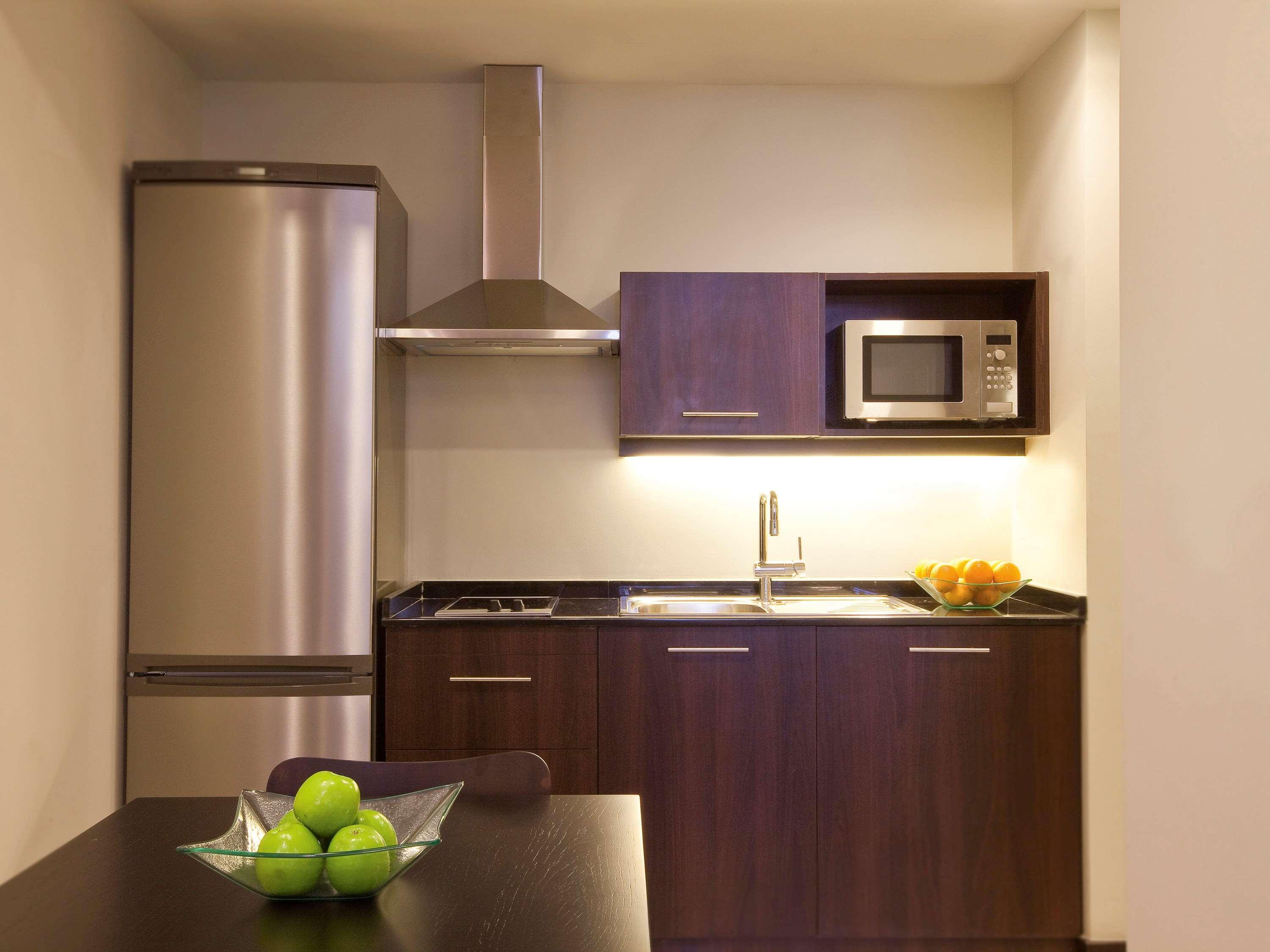 Moevenpick Hotel Apartments Al Mamzar Ντουμπάι Εξωτερικό φωτογραφία A modern kitchen