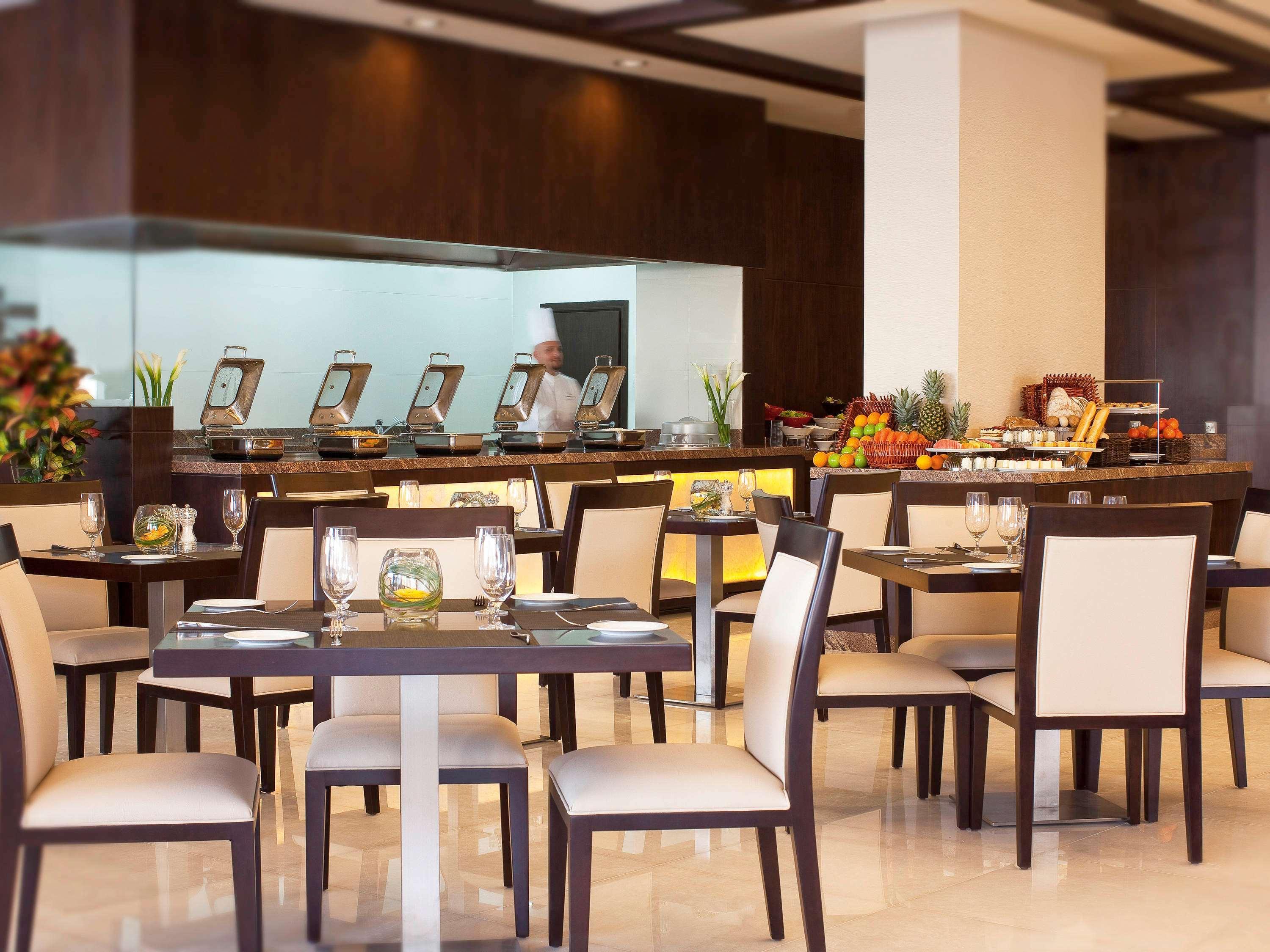 Moevenpick Hotel Apartments Al Mamzar Ντουμπάι Εξωτερικό φωτογραφία The restaurant