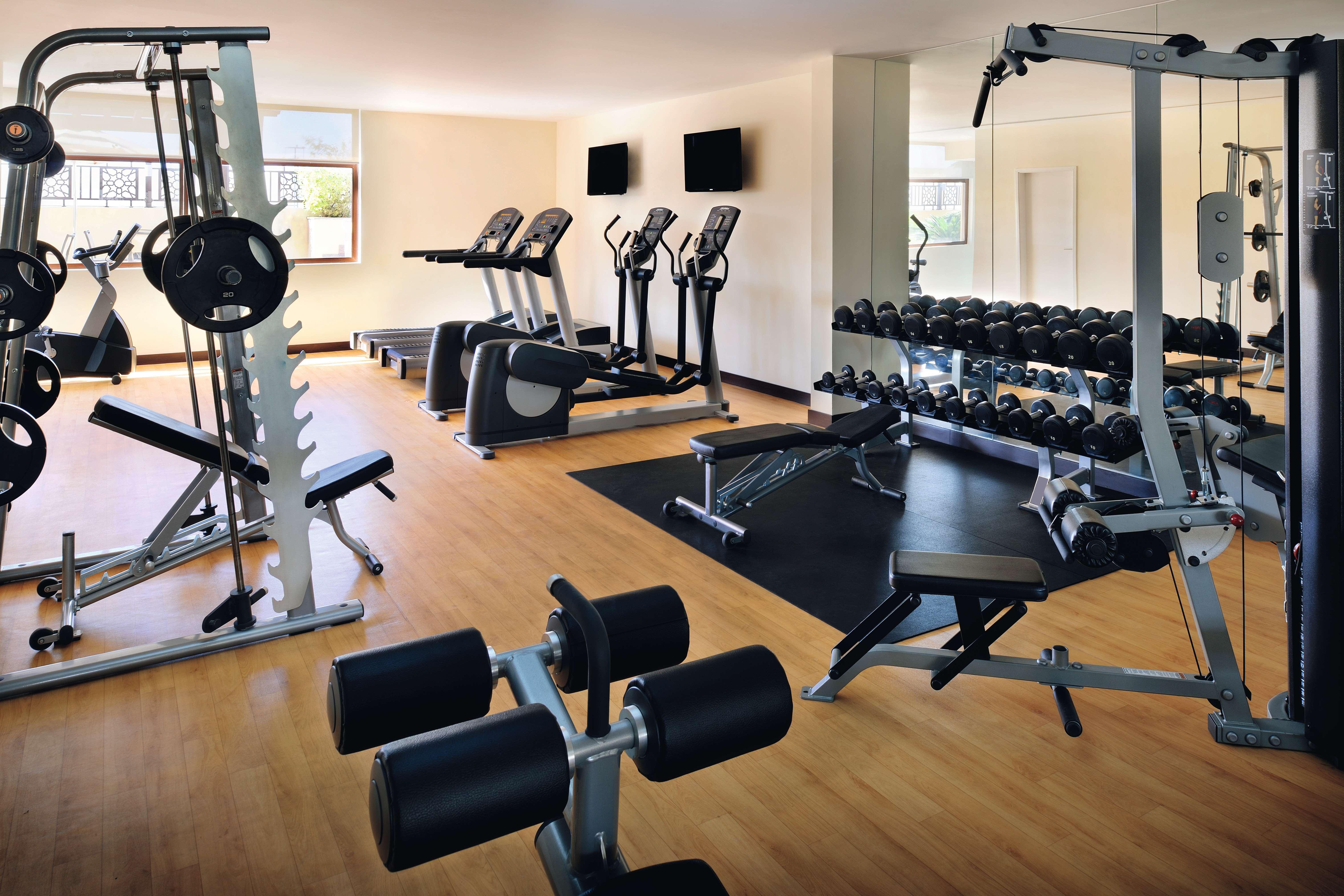 Moevenpick Hotel Apartments Al Mamzar Ντουμπάι Εξωτερικό φωτογραφία A typical gym