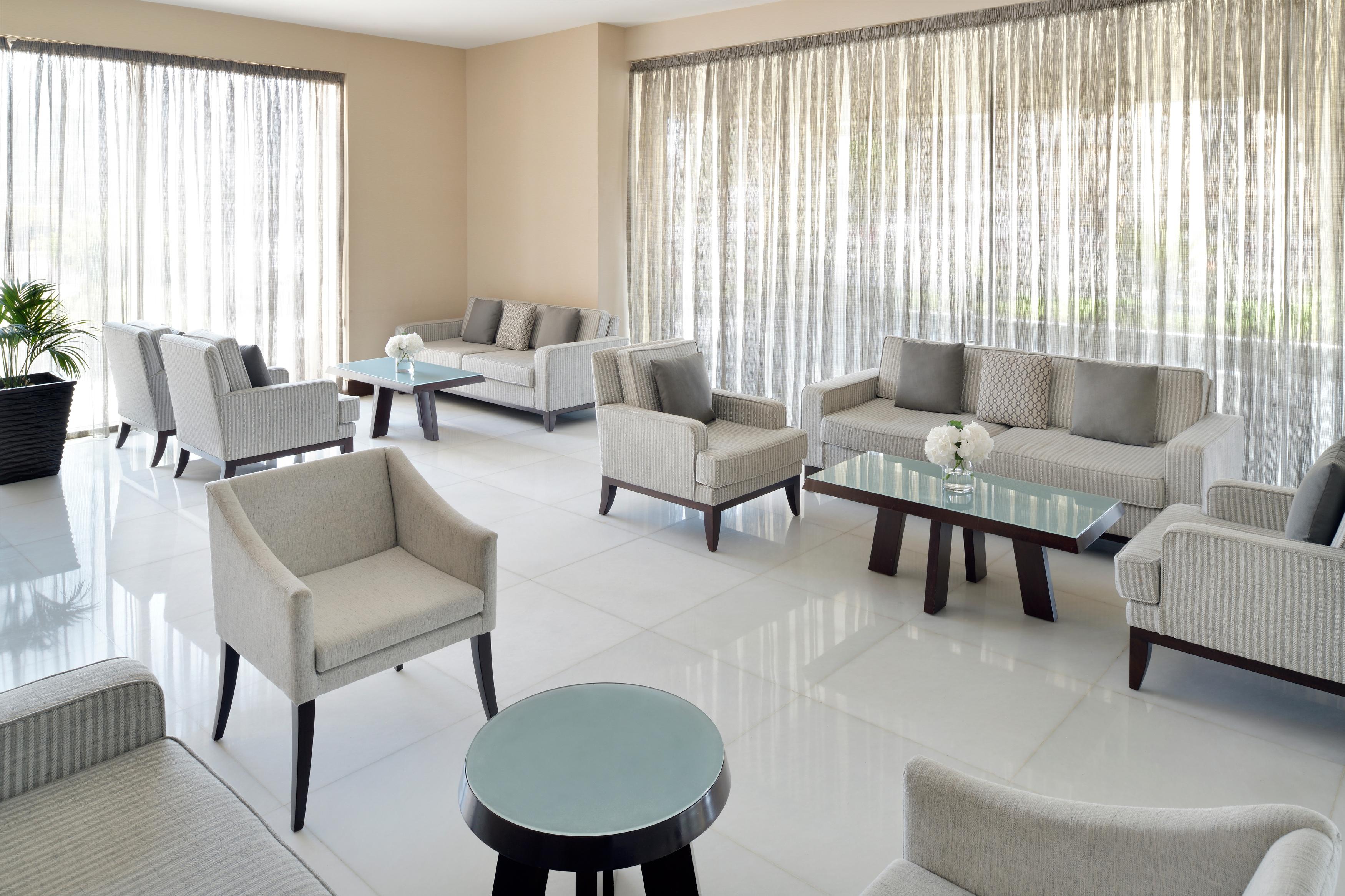 Moevenpick Hotel Apartments Al Mamzar Ντουμπάι Εξωτερικό φωτογραφία The interior of the hotel
