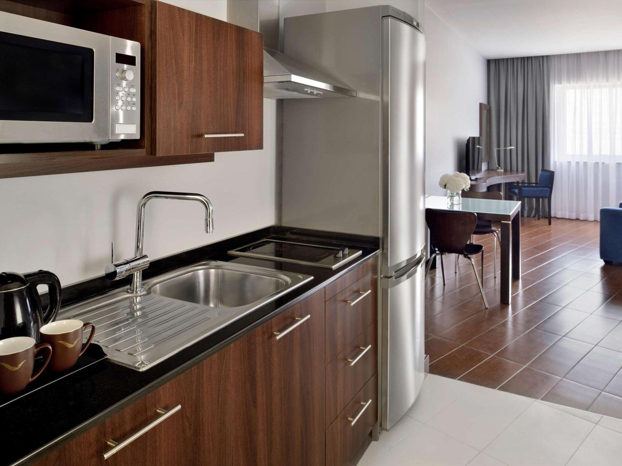 Moevenpick Hotel Apartments Al Mamzar Ντουμπάι Εξωτερικό φωτογραφία Kitchenette