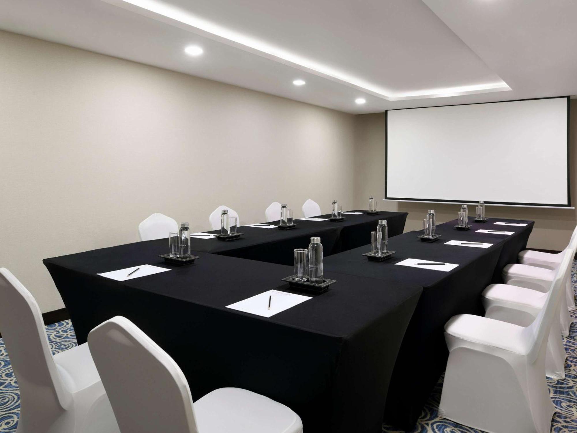 Moevenpick Hotel Apartments Al Mamzar Ντουμπάι Εξωτερικό φωτογραφία Meeting room